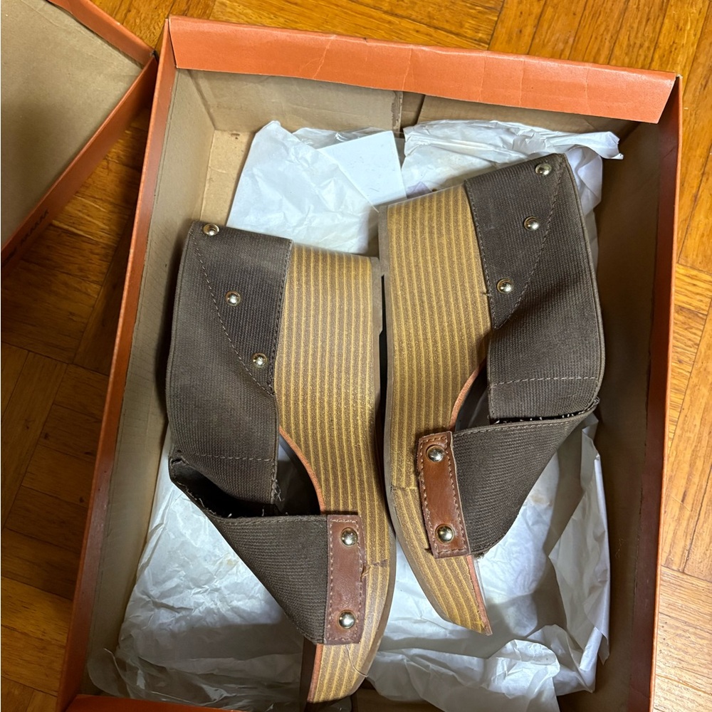 Rocket Dog Brown and Tan Wedges